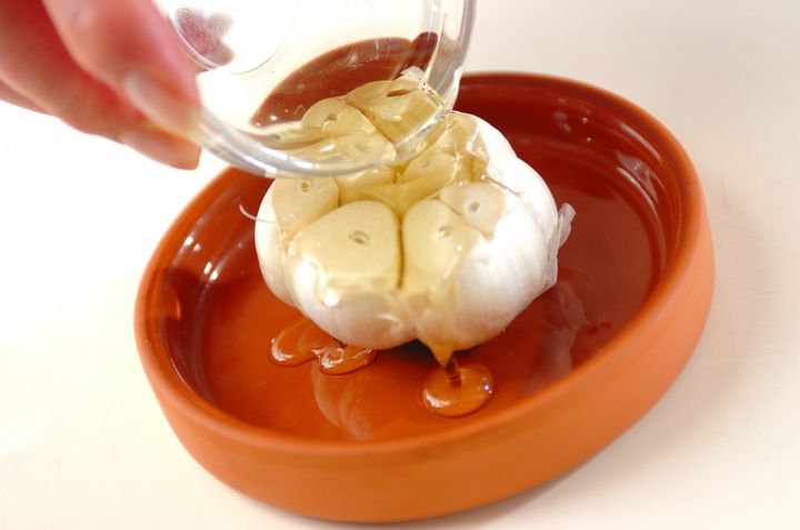 レンジでチン。でホクホク！ニンニクのまんま蒸し焼きの作り方2