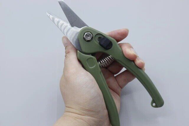 ダイソーの園芸万能ハサミ1