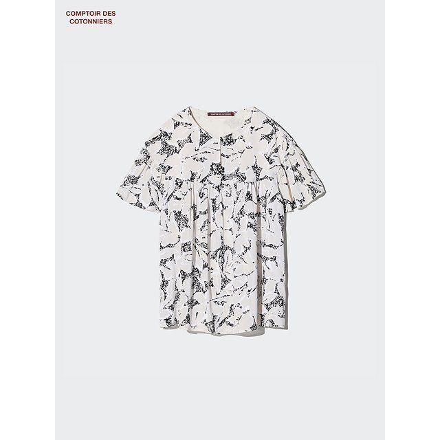 ユニクロのレーヨンプリントブラウス