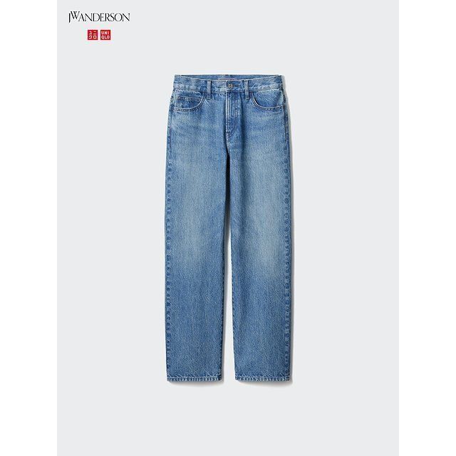 ユニクロのストレートジーンズ