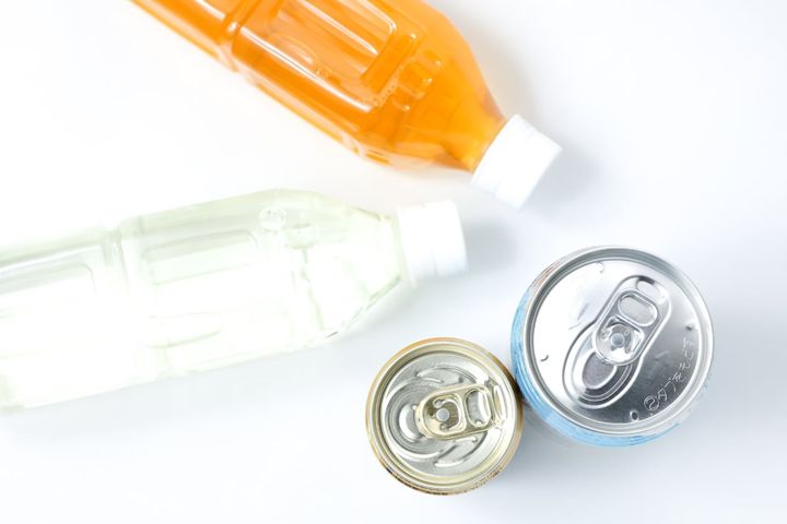 ぬるい飲み物を簡単に冷やす方法とは？