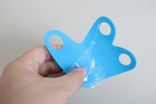 ダイソーのアイデア商品の手袋ピタット