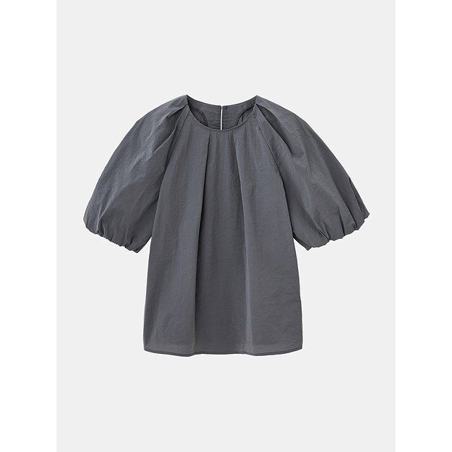 PLSTのハイストレッチナイロンパフスリーブブラウス