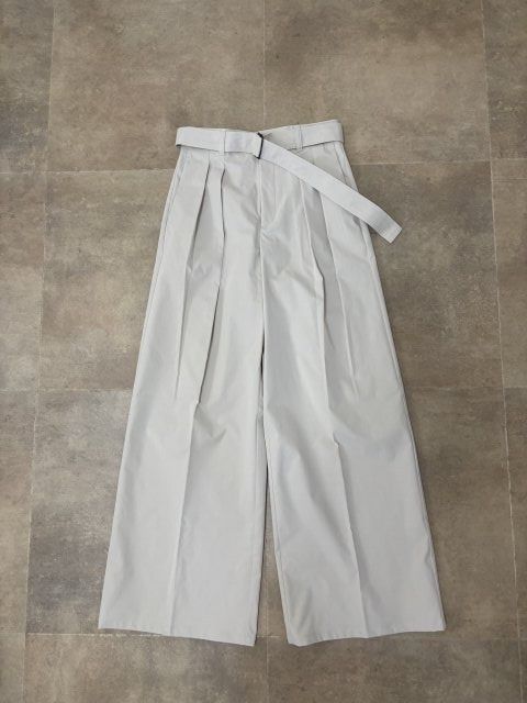 GU ベルテッドワイドパンツ NATURAL