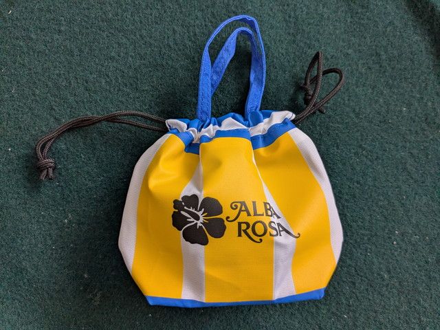 ALBA ROSA 巾着ポーチの正面デザイン