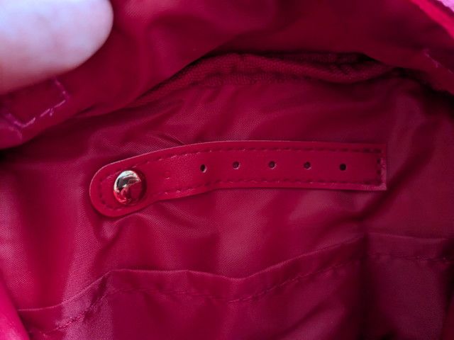 BETTY'S BLUE コスメポーチの内側スナップベルト