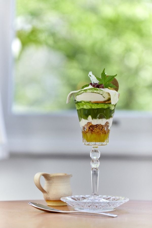 「抹茶パフェ」単品1800円 ドリンクセット2400円