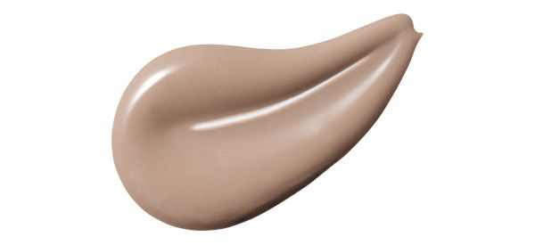 余白埋めにマストなシェーディングは、パーソナルカラーを問わず茶系よりグレー系が正解。