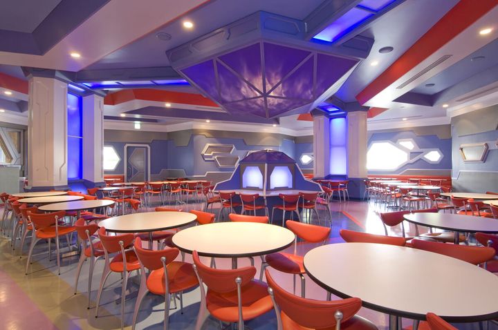 トゥモローランド・テラス 店内