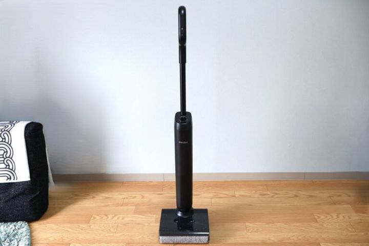 本体の大きさは幅232㎜、奥行249㎜、高さ1,100㎜