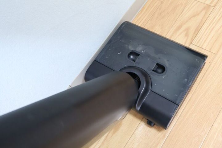 壁際にピタッと沿うヘッド