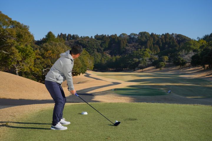 ティーショットを成功させるプロのテクニックを解説