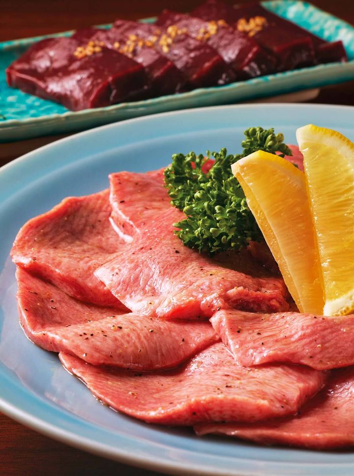 赤坂『焼肉ホルモン金樹』の「特選生タン塩」、「上レバー」