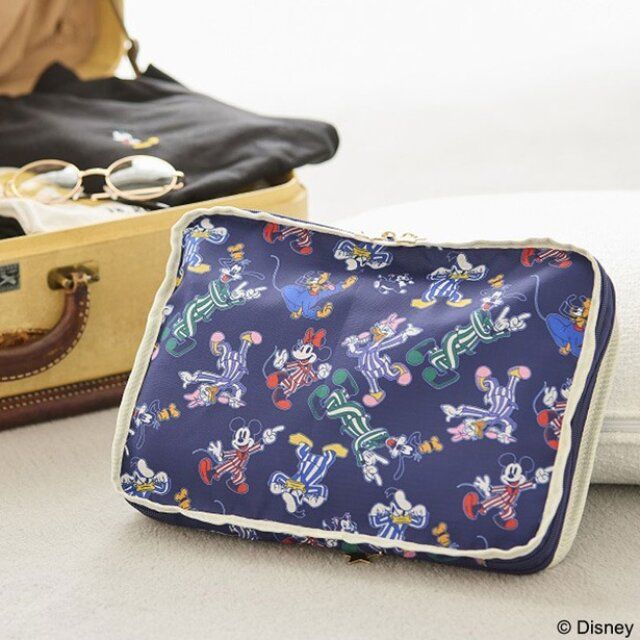 Disney MICKEY AND FRIENDS たっぷり入る！ 圧縮収納ポーチBOOK パジャマパーティーデザイン