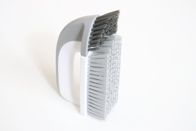 ダイソー 3WAYジョイントタイルブラシ 立てて収納