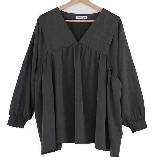 しまむらのタックブラウス