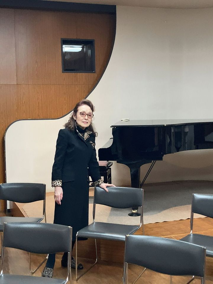 みべ音楽院の5階にあるホールにて。