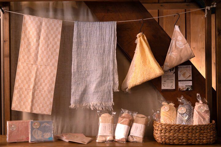 心ときめくアイテムを探しに、ハタオリマチ・富士吉田のテキスタイル雑貨ショップ「絹屋商店」へ