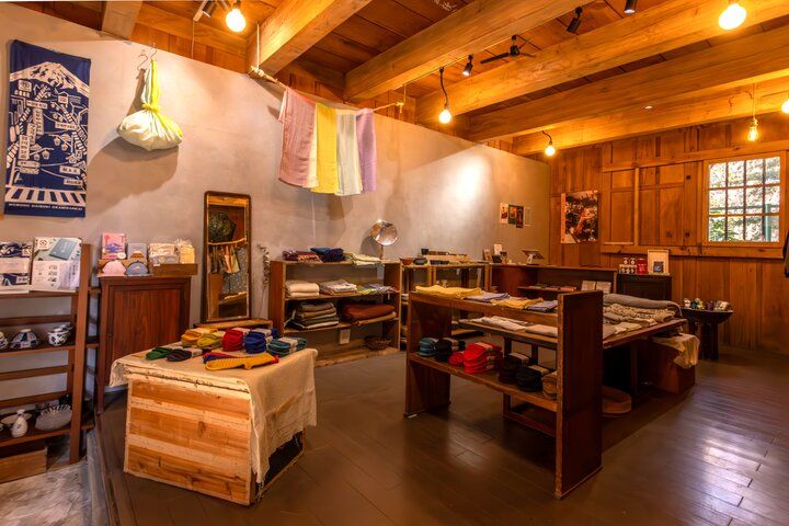 心ときめくアイテムを探しに、ハタオリマチ・富士吉田のテキスタイル雑貨ショップ「絹屋商店」へ