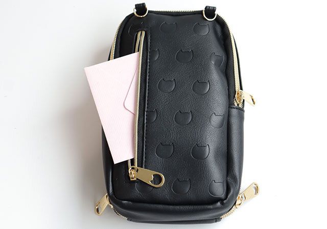 ツモリチサトスマホショルダーバッグ背面ファスナーポケット