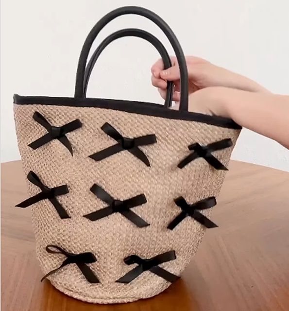 しまむら「ペーパーリボンモチーフ手提げバッグ」