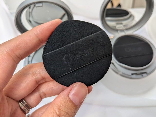 一層構造のしずく型パフ（Chacottロゴ入り）