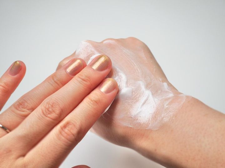 画像: なめらかクリームに潜む、やさしいスクラブ感