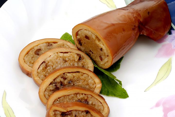 イカには必須アミノ酸のリジン（リシン）が多く含まれています。「イカめし」はお米に不足しているリジンを補えるメリットも。