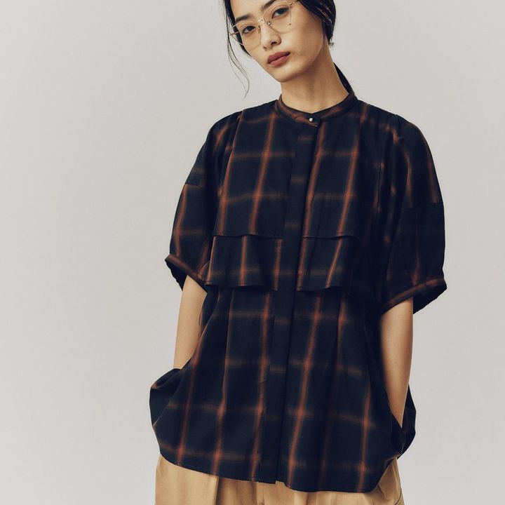 画像: 「オンブレーチェック フレアヨークシャツ」￥11,000 出典：ファーストハンド