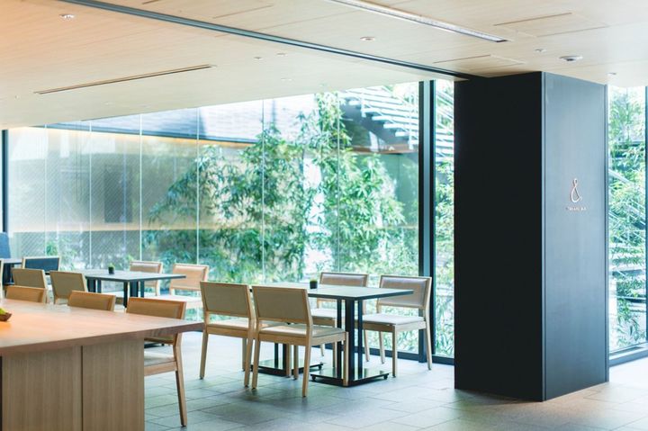 カフェ＆バー「TEA AND BAR」 