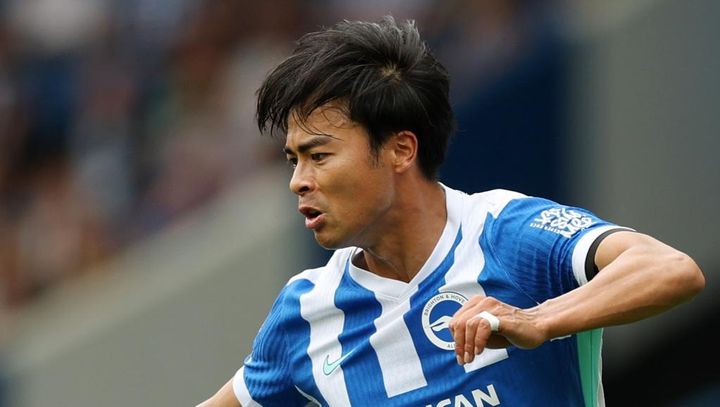 ブライトン三笘薫、プレミアリーグ開幕戦でいきなりイエローカード…「あまりに厳しい警告」と現地記者擁護