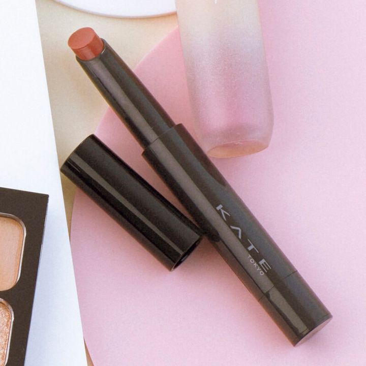 【ケイト】リップモンスター ツヤバース G04 1650円〈編集部調べ〉（カネボウ化粧品）