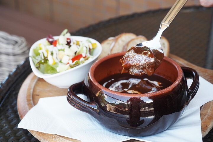 芦ノ湖ブルーの絶景に包まれて♪ 足湯や贅沢ランチも楽しめる複合施設「ベーカリー＆テーブル 箱根」