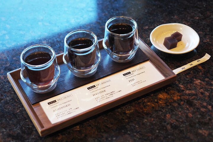 芦ノ湖ブルーの絶景に包まれて♪ 足湯や贅沢ランチも楽しめる複合施設「ベーカリー＆テーブル 箱根」