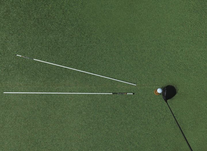 「2本のライン」を置くだけで方向性がアップする！ドライバーの上達テクとは？