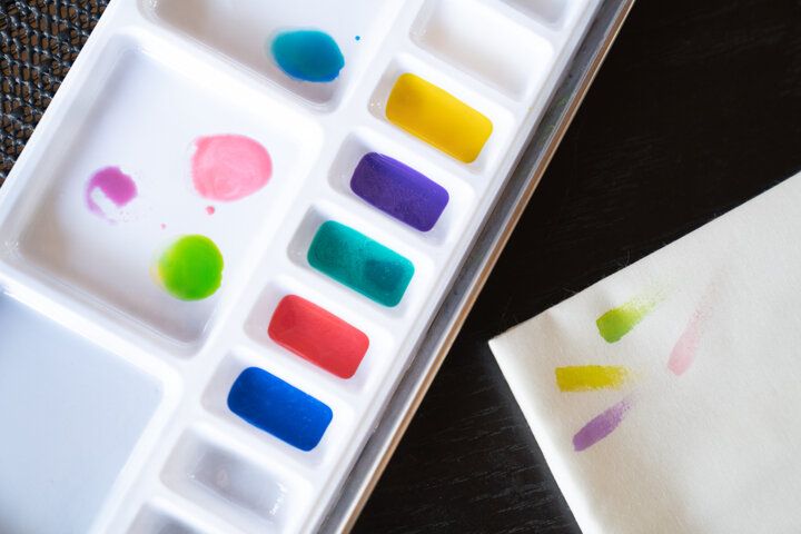 金沢の旅にそっと彩りを。「茜やアーカイブギャラリー」で世界に一つだけの加賀友禅染め体験