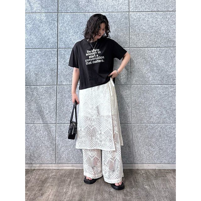 黒Tシャツコーデ5