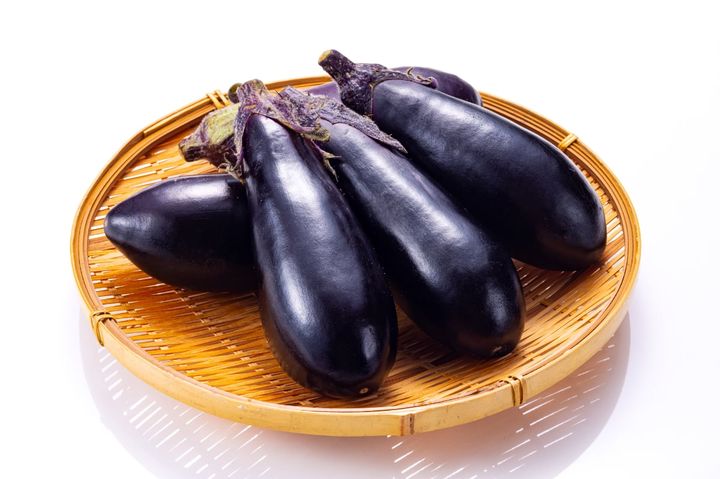 ナスを食べるときは皮をむいちゃダメ？