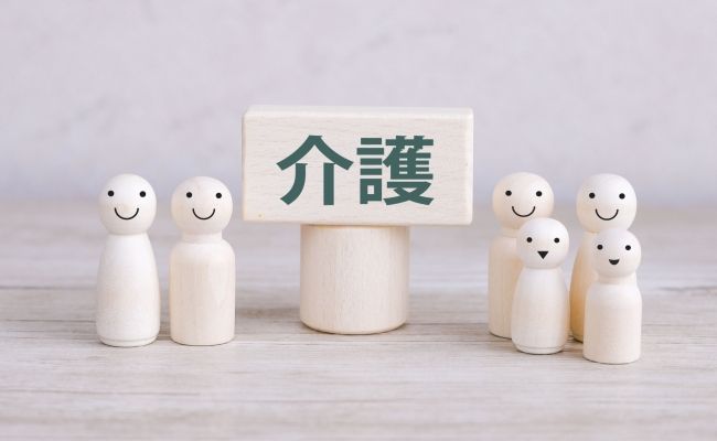 義母のけがで帰省の予定がキャンセルに！ 同居嫁の私は義母の介護にどこまで関わる？【体験談】