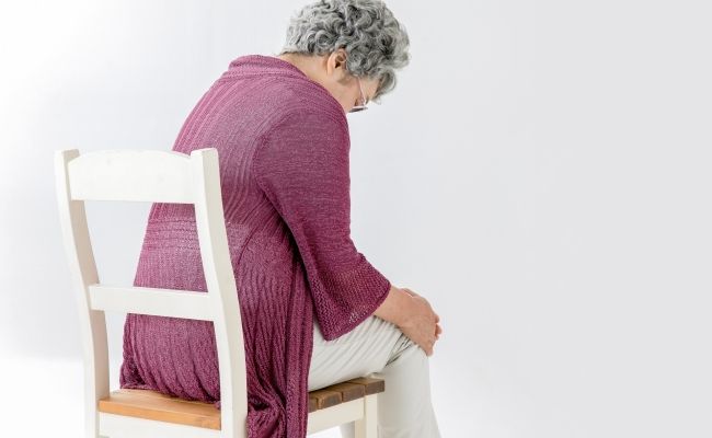 義母のけがで帰省の予定がキャンセルに！ 同居嫁の私は義母の介護にどこまで関わる？【体験談】