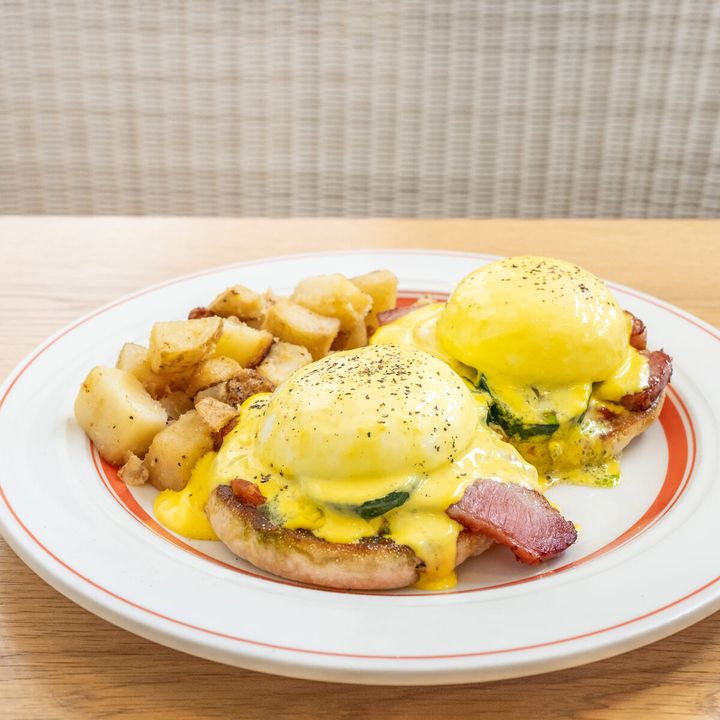 ベーコンとズッキーニ、モッツァレラのエグスンベネディクト2