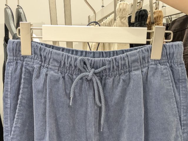 コーデュロイパンツのウエスト部分