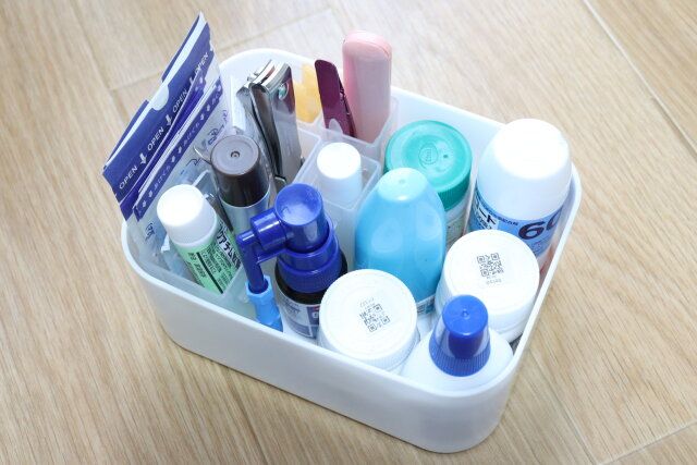 連結できるお薬ボックス仕切り付き 軟膏スタンド 使用例