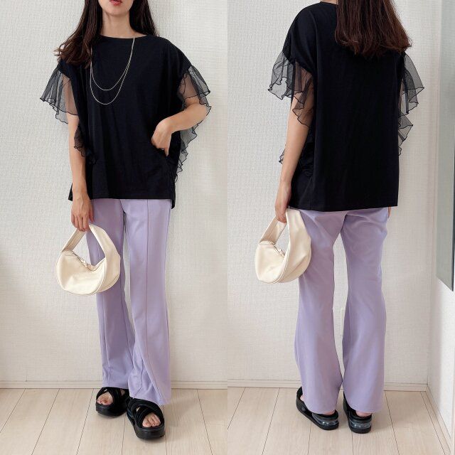 フレアパンツでカジュアルコーデに