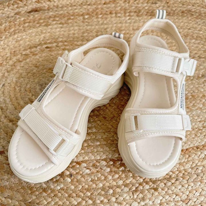 画像: スポーツサンダル