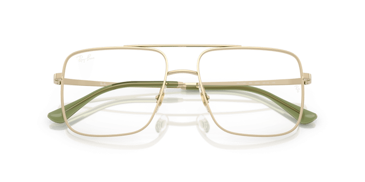 アイウェア￥21,560/RAY-BAN PULSE