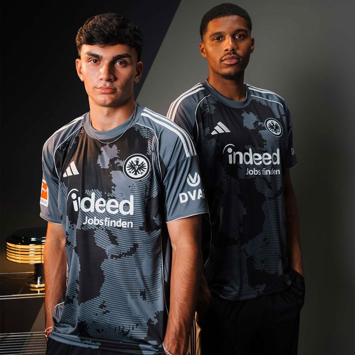 日本代表選手が新加入！ドイツ強豪、新ユニフォームは「カモフラ柄の地図デザイン」が登場