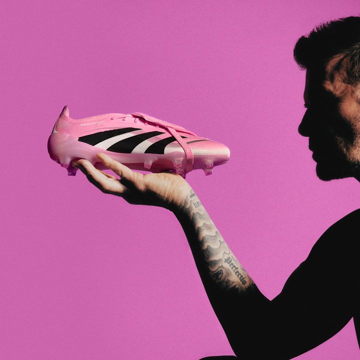 サッカー界の伝説、ベッカムモデルの「最新スパイク」がadidasから登場！カラーは“ピンク×ブラック”…8月19日発売