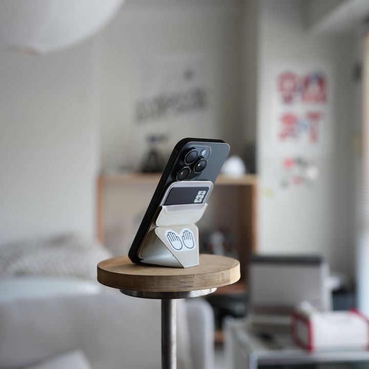 〈MOFT〉のスマホスタンド