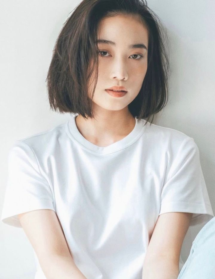 無造作な内巻きスタイル